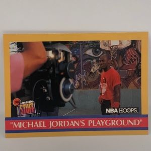 1990 MICHAEL JORDAN NBA HOOPS "MICHAEL JORDAN'S PLAYGROUND" #382 (014)